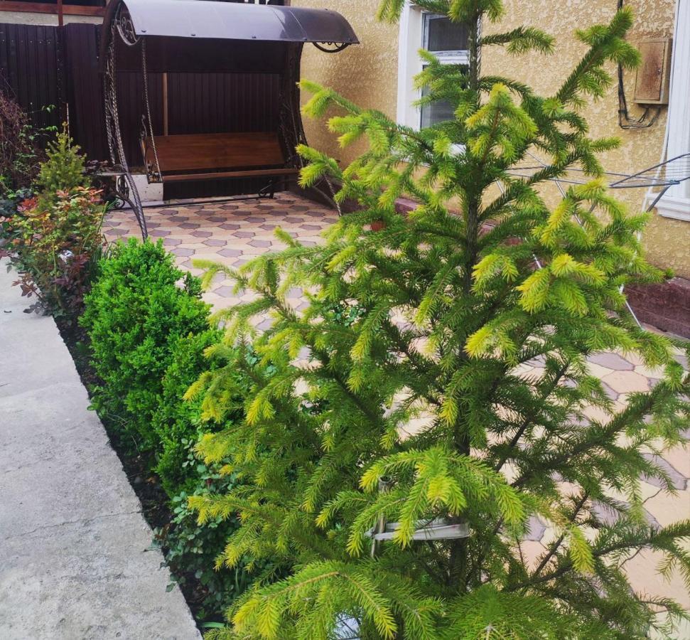 Уютный дом с Wi-Fi и парковкой для 4 гостей Apartment Bishkek Exterior photo